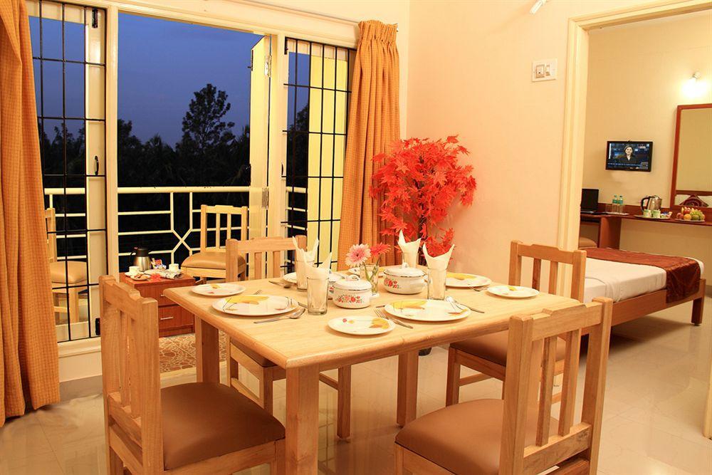Arra Suites Kempegowda Airport Hotel Бангалор Екстериор снимка