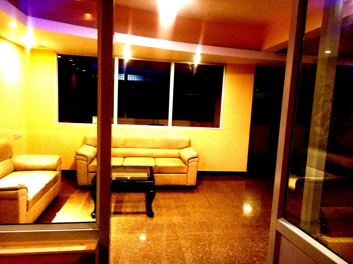 Arra Suites Kempegowda Airport Hotel Бангалор Екстериор снимка