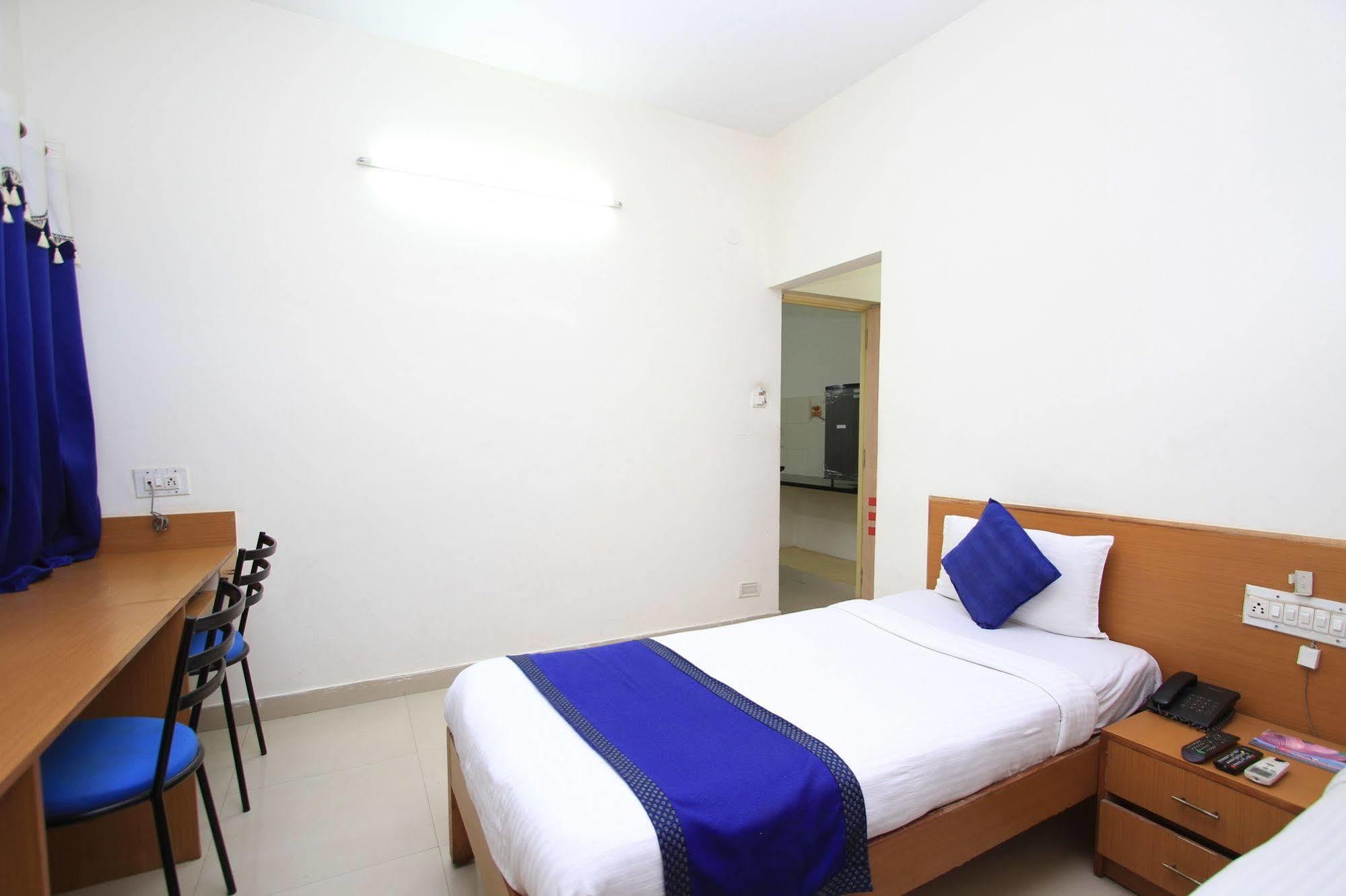 Arra Suites Kempegowda Airport Hotel Бангалор Екстериор снимка