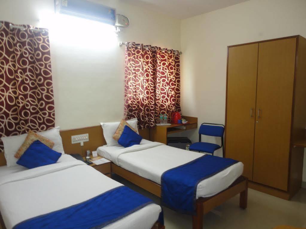 Arra Suites Kempegowda Airport Hotel Бангалор Екстериор снимка