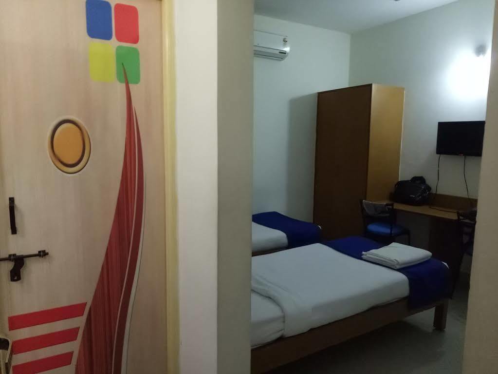 Arra Suites Kempegowda Airport Hotel Бангалор Екстериор снимка