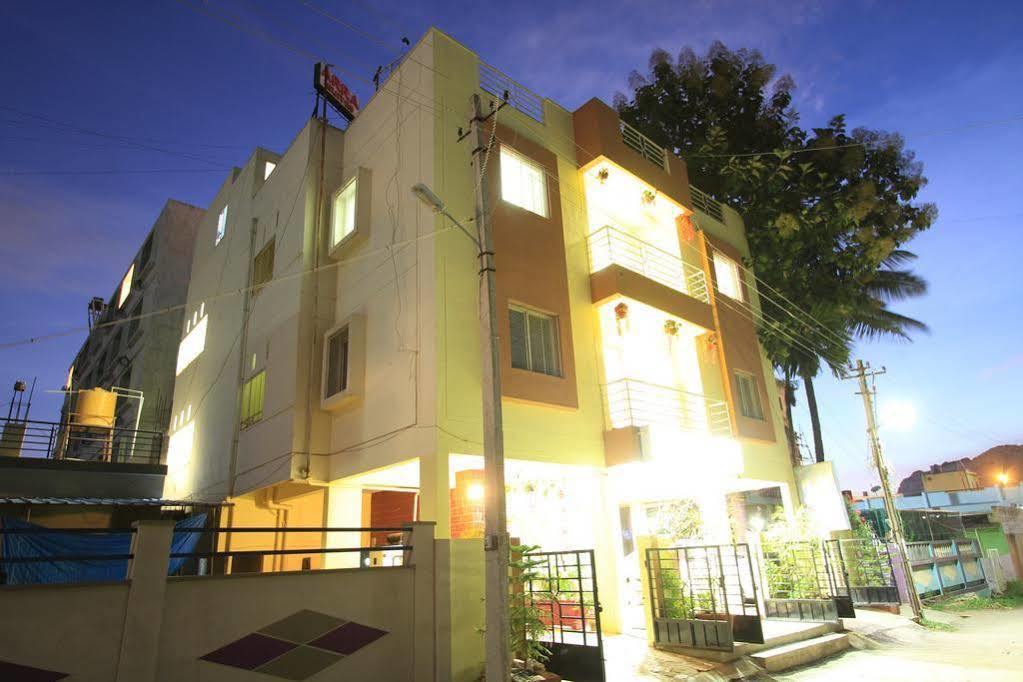 Arra Suites Kempegowda Airport Hotel Бангалор Екстериор снимка