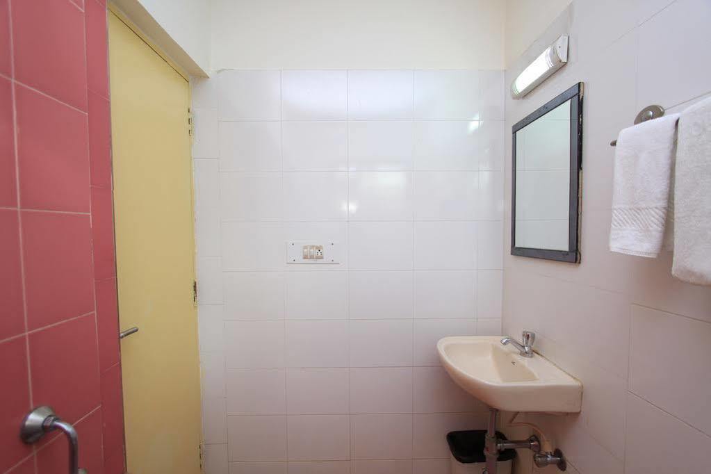 Arra Suites Kempegowda Airport Hotel Бангалор Екстериор снимка